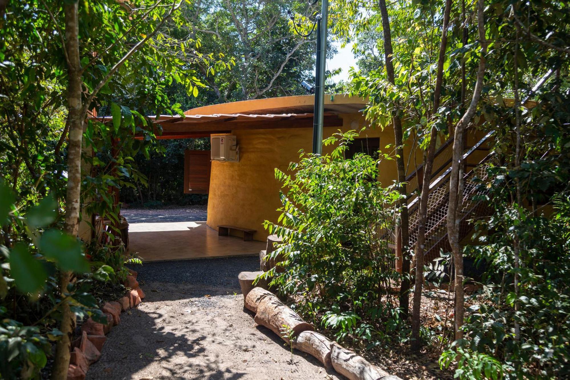 Floresta Encantada Telescopio,Fogueira, Riacho Chapada dos Guimarães Exterior foto